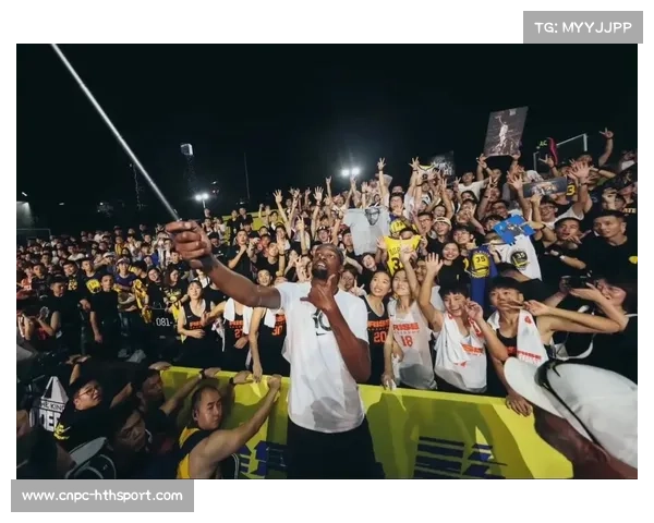 球迷热情高涨 各地掀起球星中国行追星热潮 球迷热情高涨 各地掀起球星中国行追星热潮